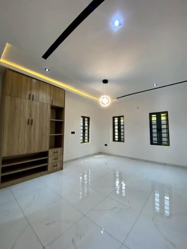 CONTEMPORARY 4 BEDROOM BUNGALOW