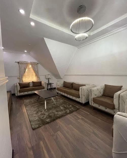 5 BEDROOM DUPLEX WITH PENTHOUSE, BQ AND 1 UNIT SEF
