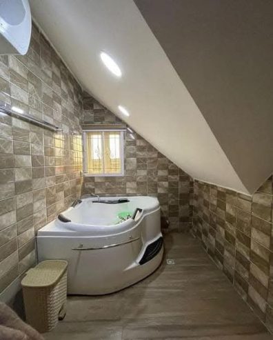 5 BEDROOM DUPLEX WITH PENTHOUSE, BQ AND 1 UNIT SEF