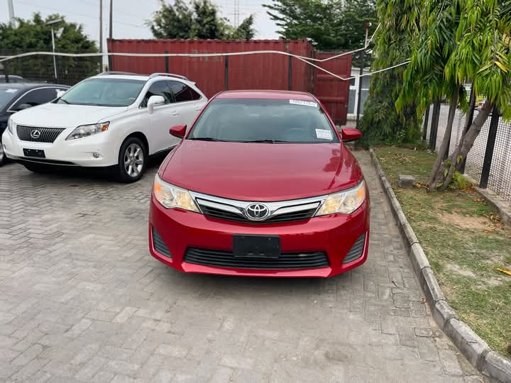 2012 TOYOTA CAMRY LE