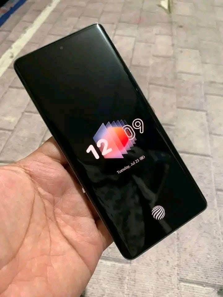 Vivo V30