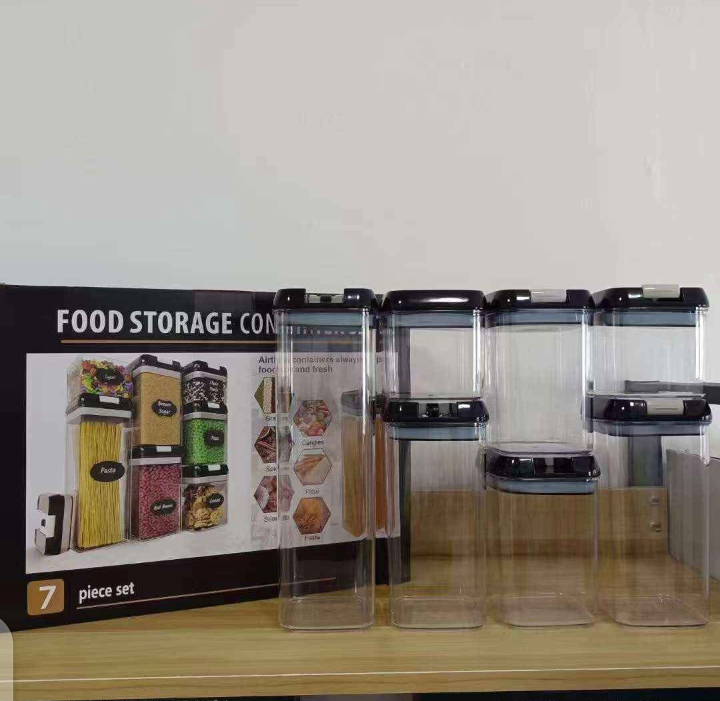 FOOD STORAGE CONTAINER