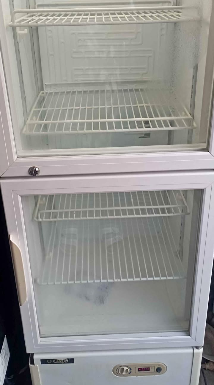 Double door Chiller(Direct tokunbo)