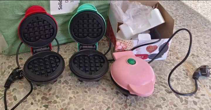 WAFFLE MAKER
