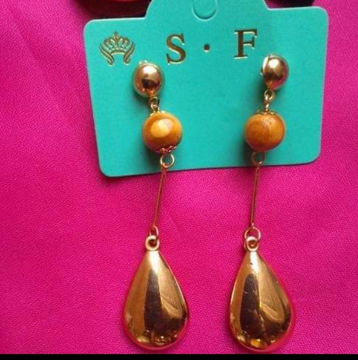 Fashion jewelries( earrings)