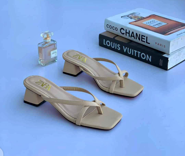 FEMALE MID HEEL SLIPPERS