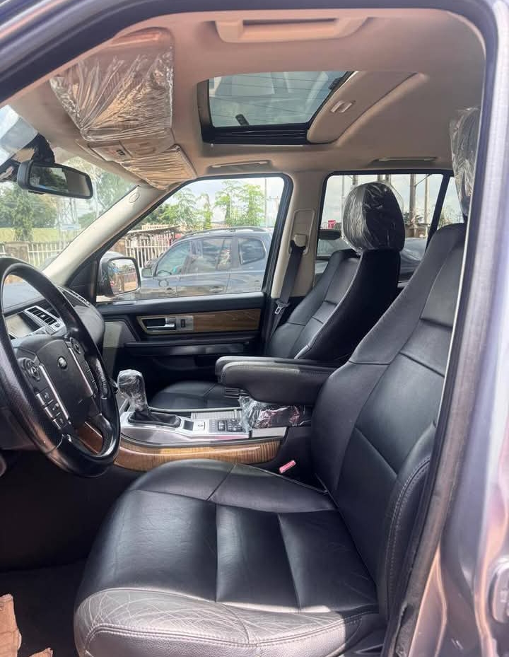 Toks Range Rovers sports