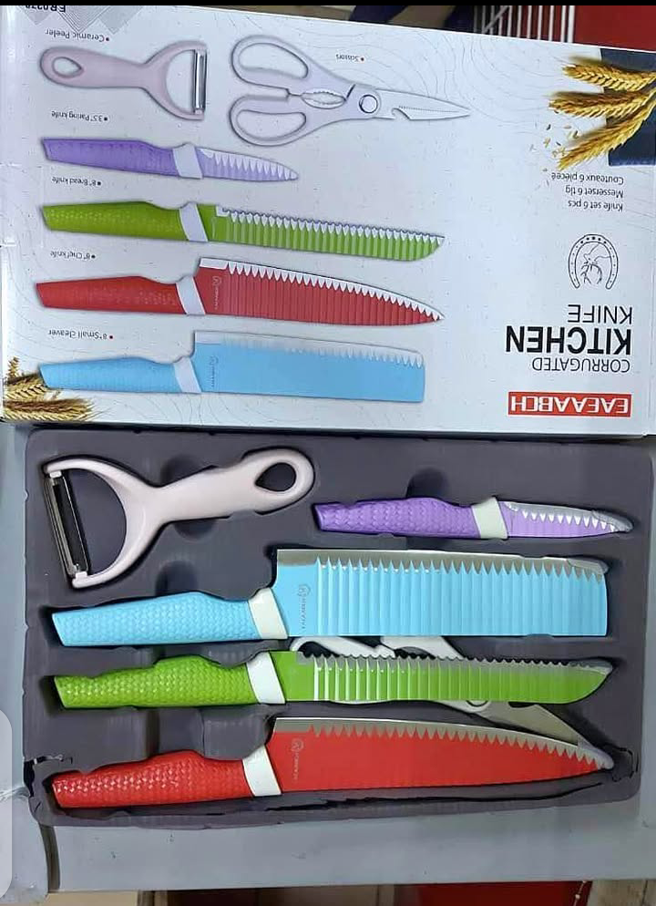 NON STICK SET OF KNIVES