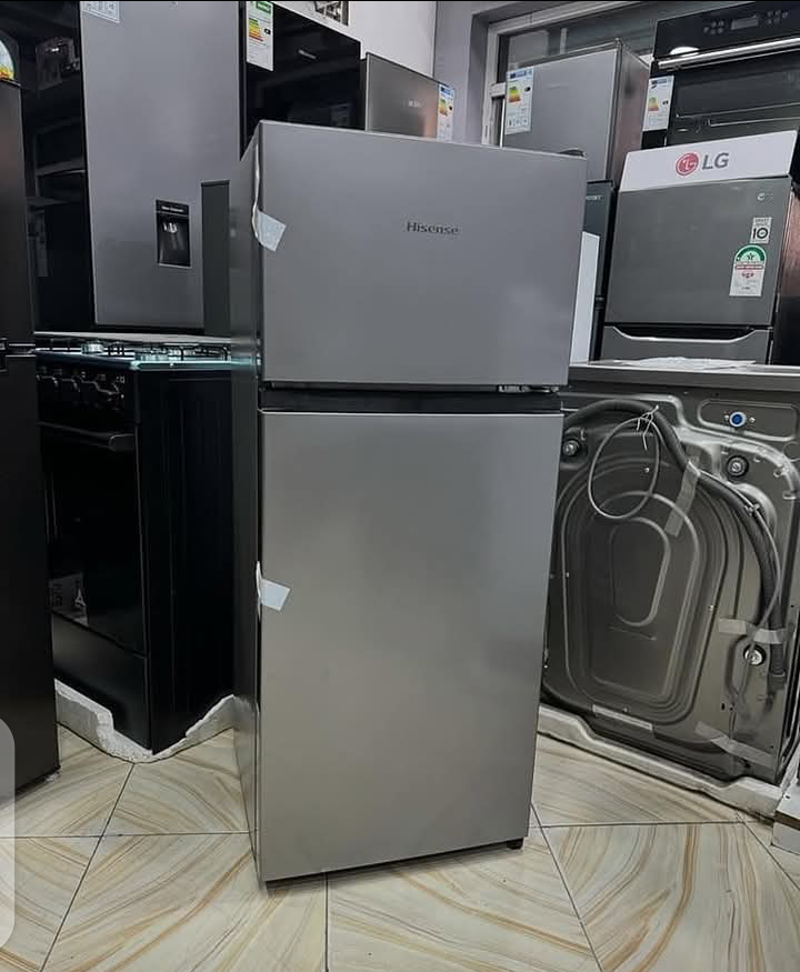 HISENSE TOP FREEZER REFRIGERATOR