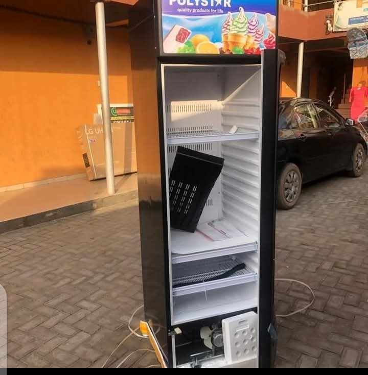 POLYSTAR 350 LITERS SHOWCASE /BEVERAGE CHILLER