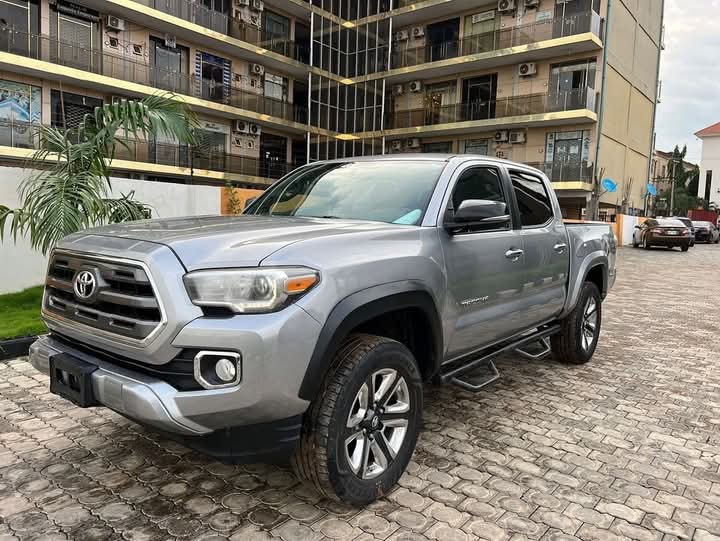 Toyota Tacoma