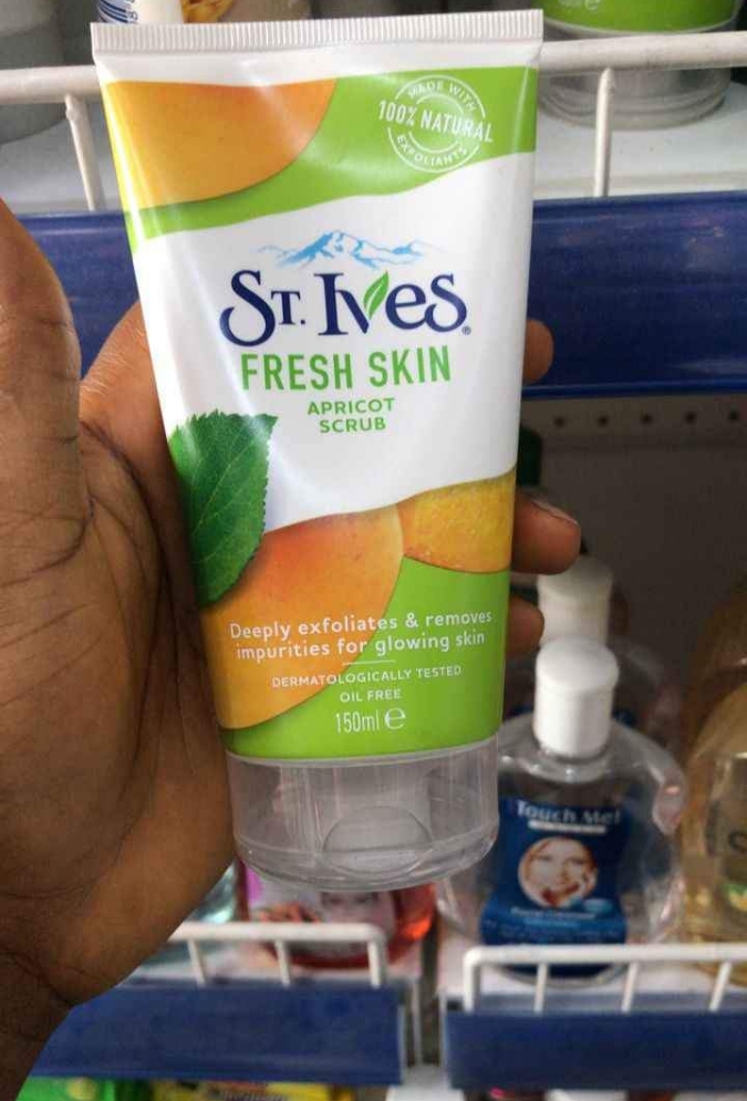 ST IVES BODY SCRUB