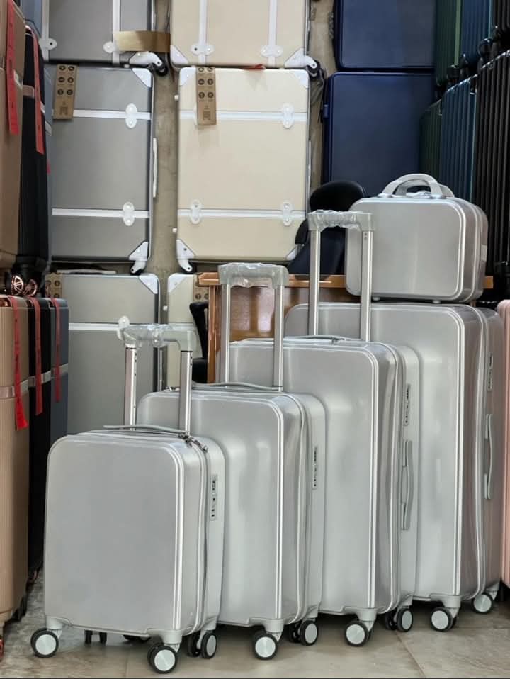 Traveling Boxes (set of 5)