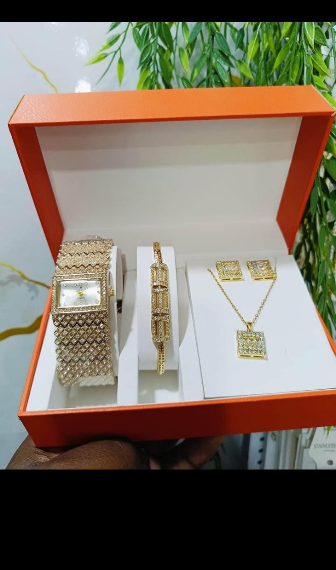 Combo Wristwatch & Bracelet