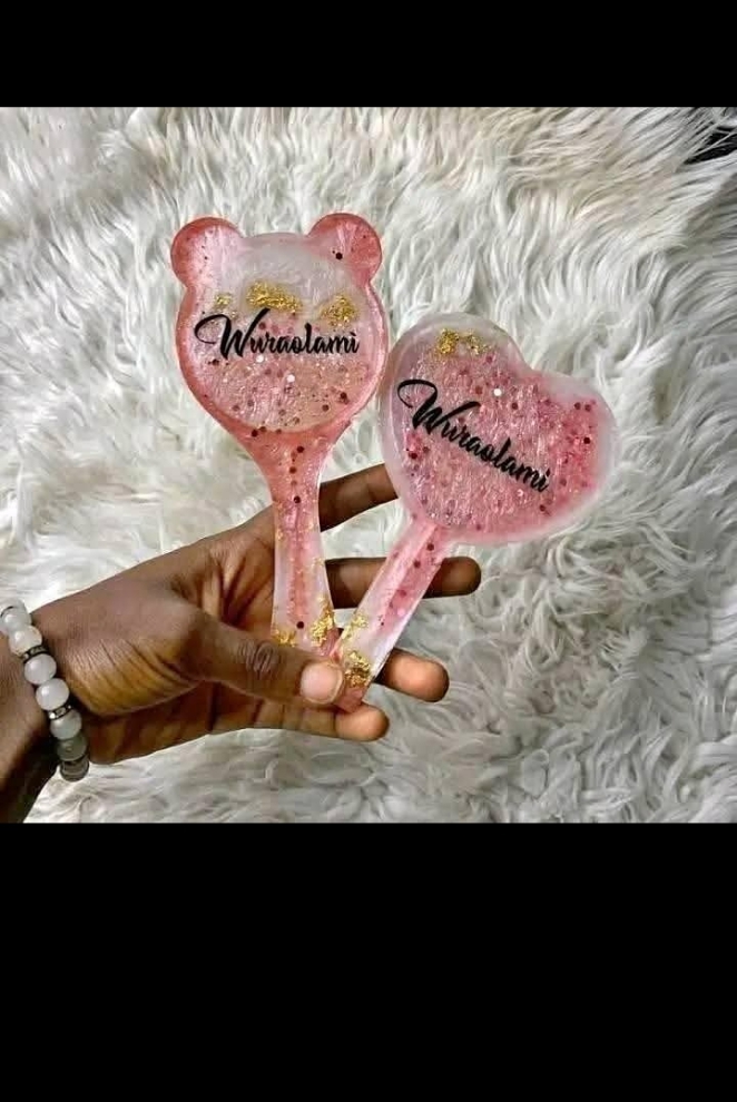 RESIN Mirror & Brush