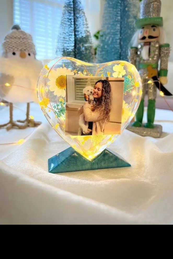 Durable Resin love Frames