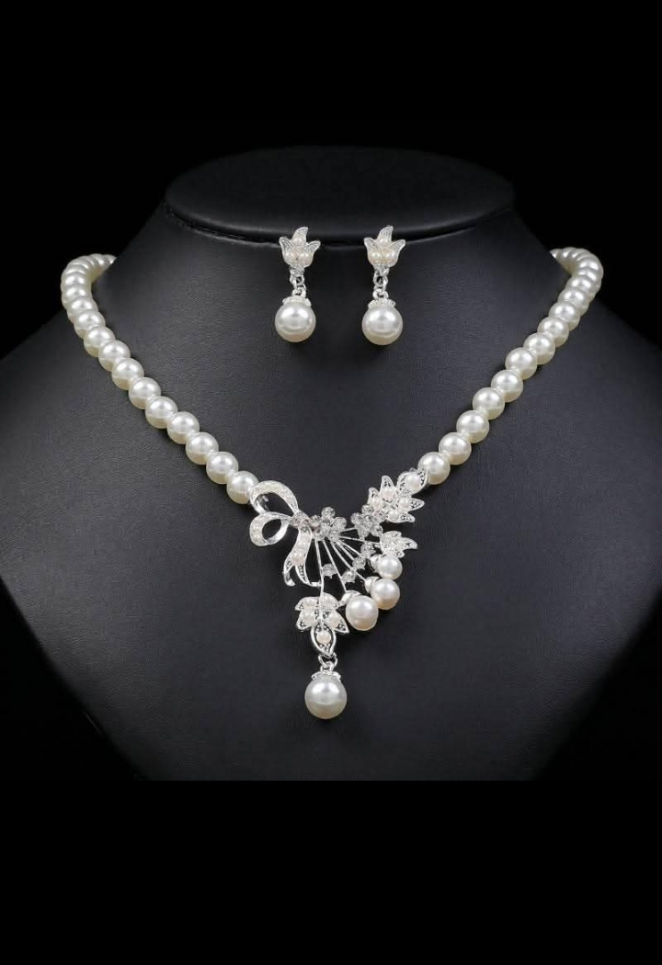 Luxury Pearl Necklace and Earring 