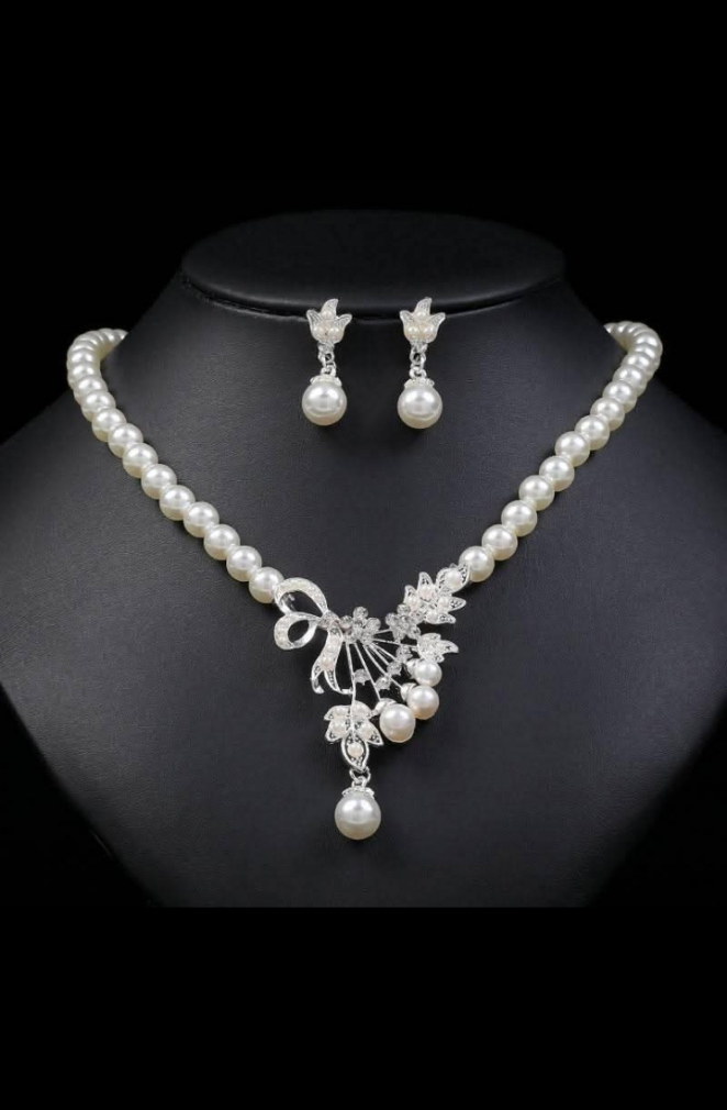 Luxury Pearl Necklace and Earring 
