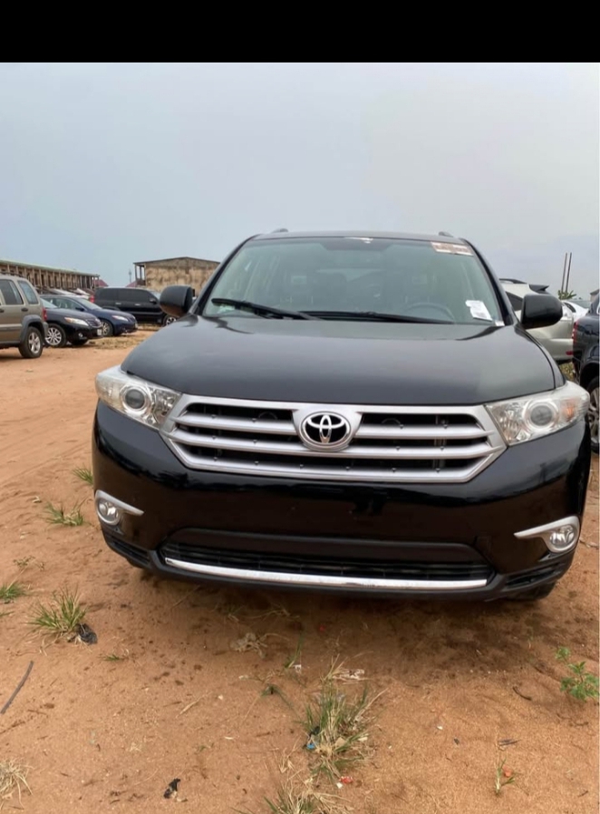 2013 model Toyota Highlander 