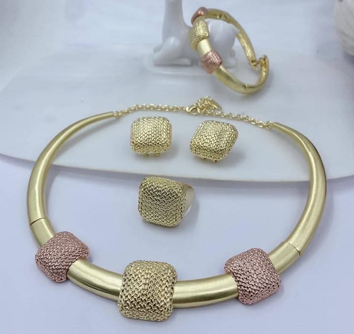 Non-tarnish Jewelry Set