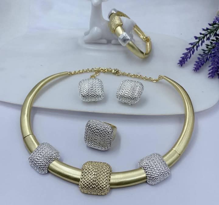 Non-tarnish Jewelry Set